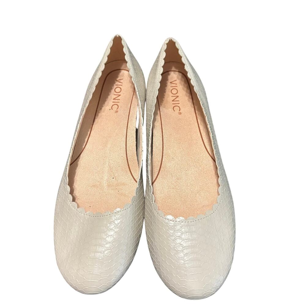 Vionic Julieta Womens 9 Beige Snake Embossed Ballet Flats Scalloped
